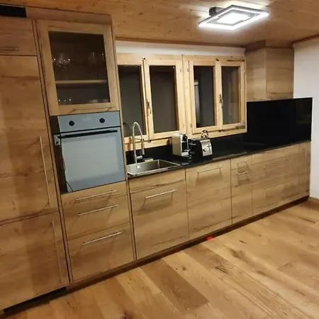 Newly Renovated 3 Bedroom With Beautiful Views Appartamento