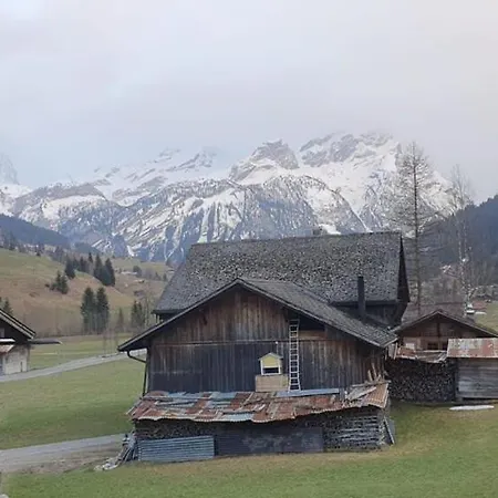 Newly Renovated 3 Bedroom With Beautiful Views Gsteig